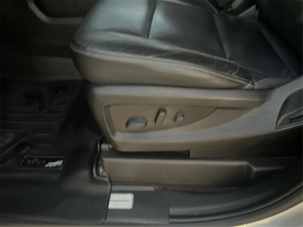 2018 Chevrolet Tahoe LT photo 16