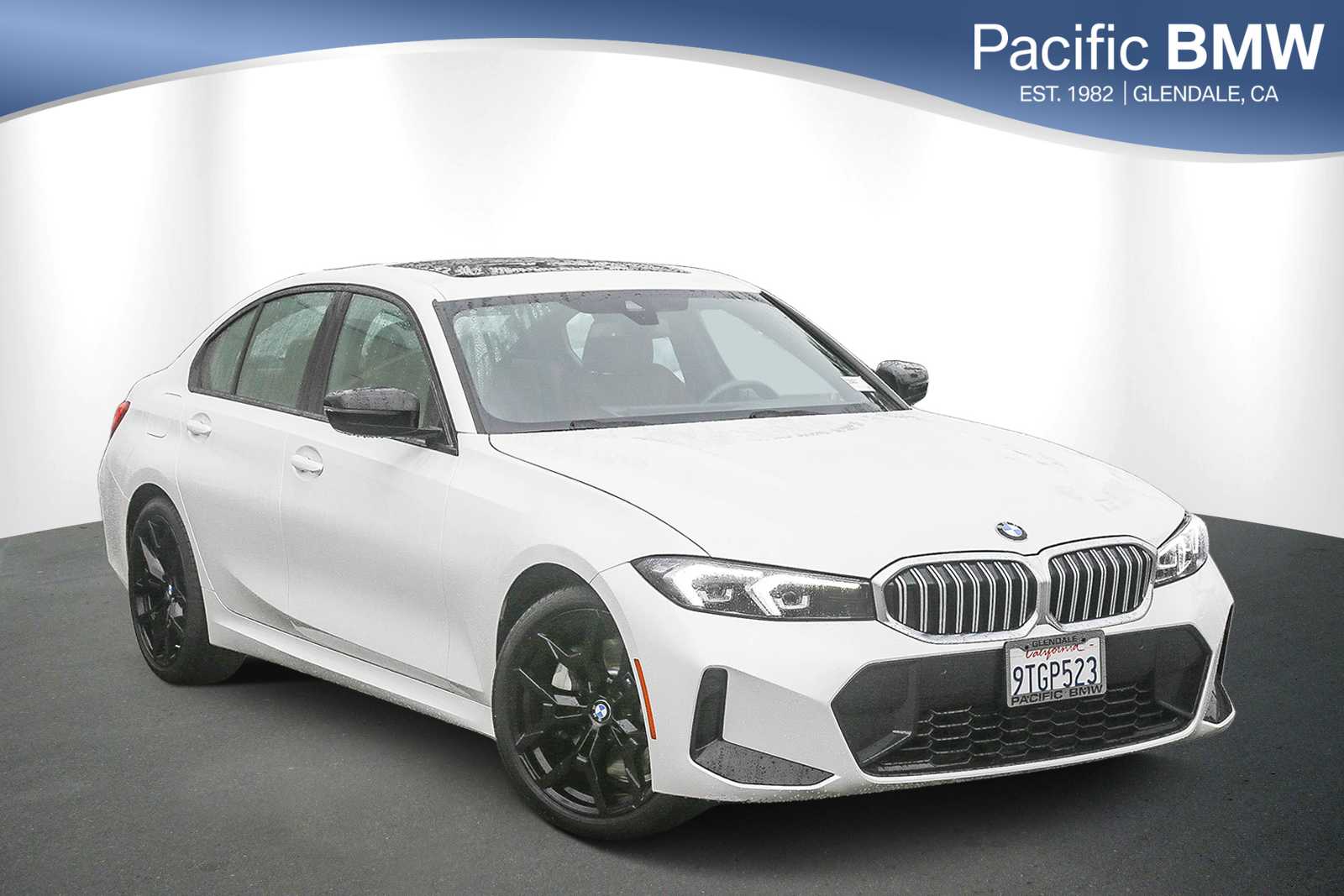 2025 BMW 3 Series 330i's photo