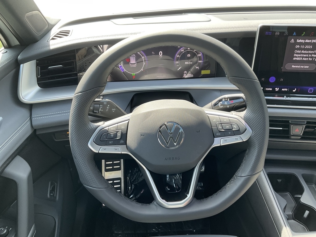2025 Volkswagen Tiguan SE R-Line Black photo 6