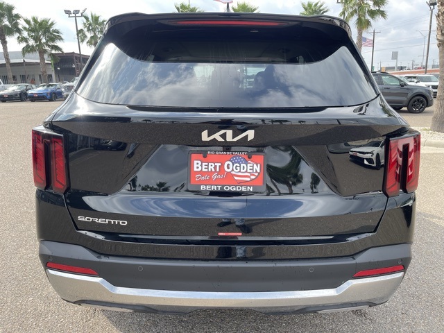 2025 Kia Sorento S photo 6