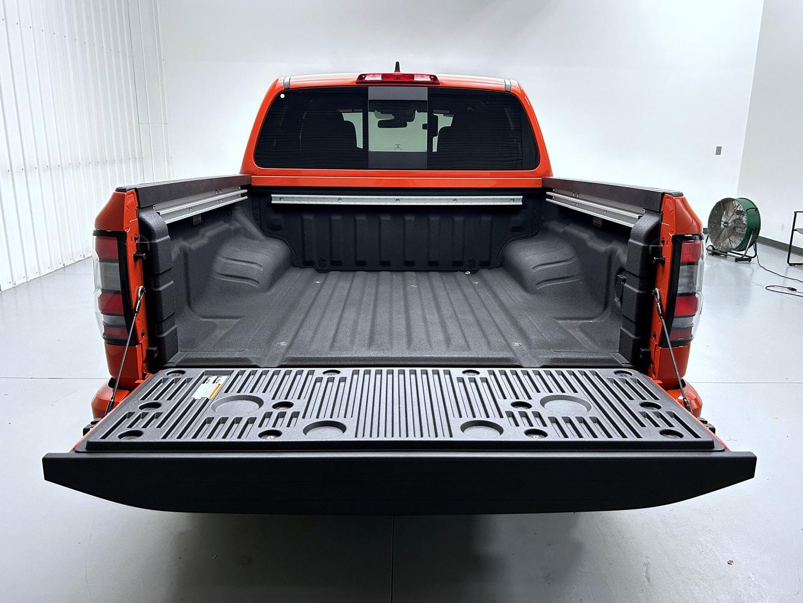2025 Nissan Frontier Crew Cab PRO-4X photo 9