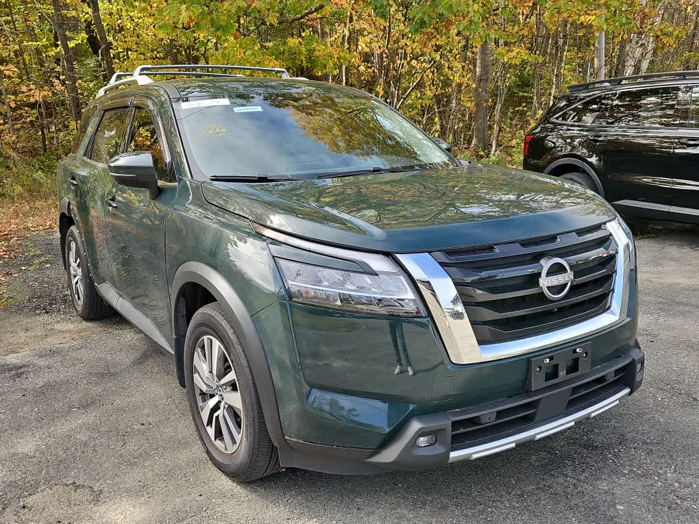 2022 Nissan Pathfinder SL photo 4