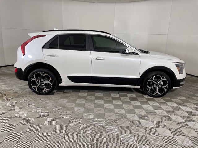 2025 Kia Niro EX Touring photo 9