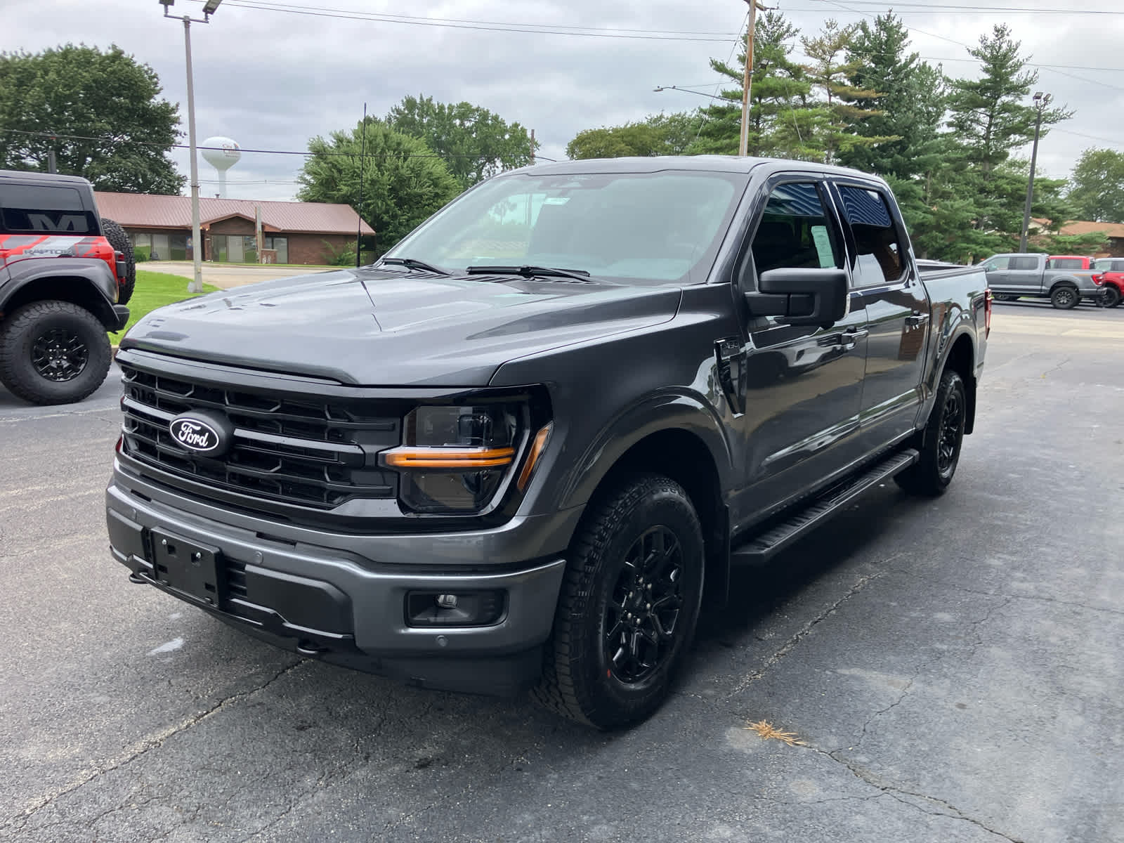 2025 Ford F-150 XLT photo 4