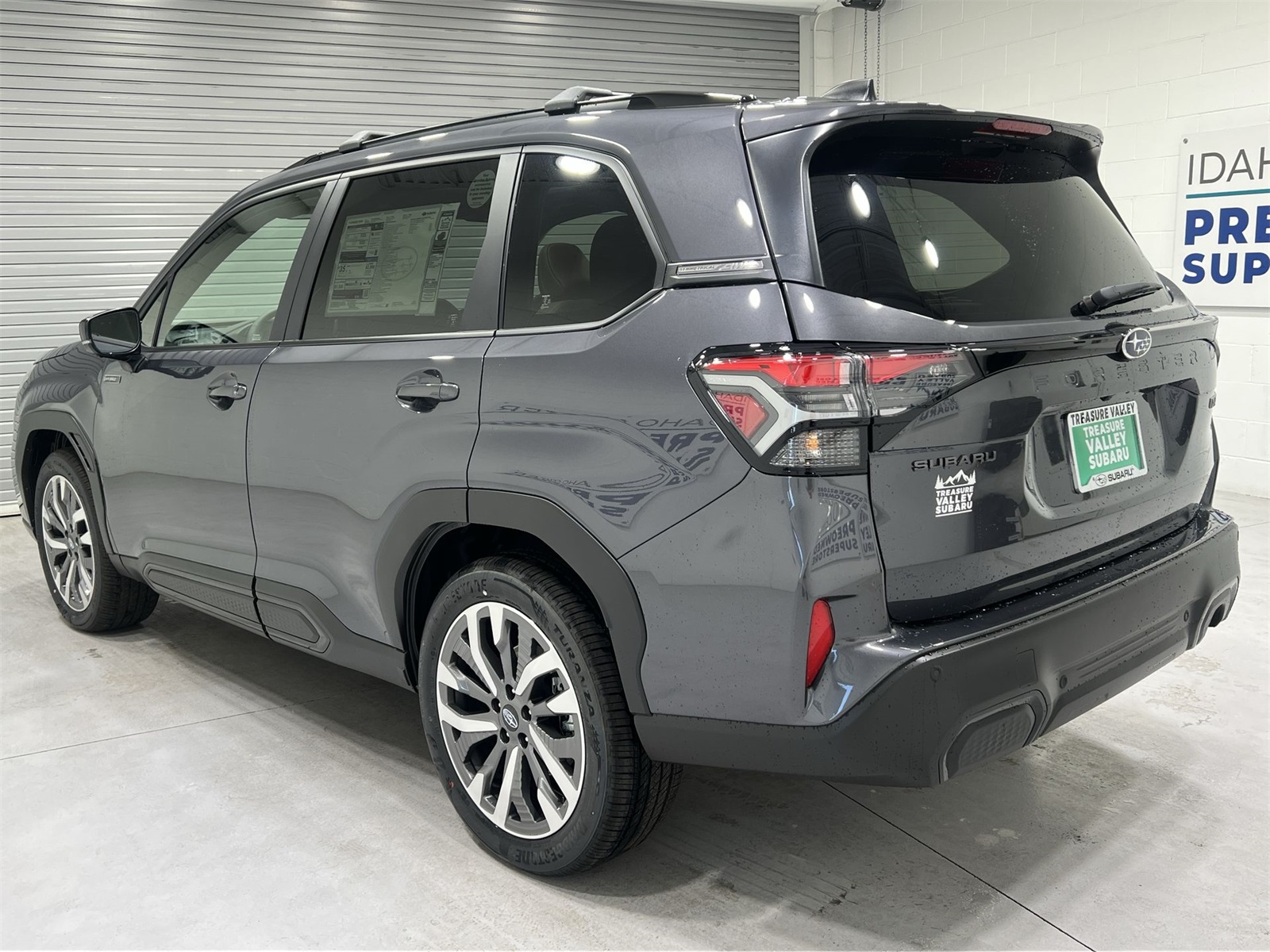 2025 Subaru Forester Touring photo 5
