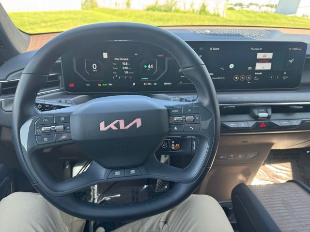 2024 Kia EV9 GT-Line photo 17