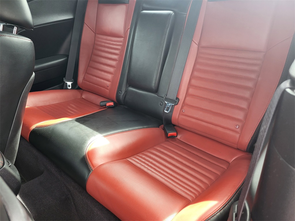 2016 Dodge Challenger R/T Scat Pack photo 16