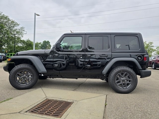 2025 Jeep Wrangler Sport S photo 18
