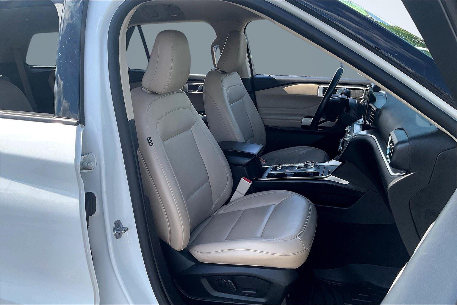 2022 Ford Explorer XLT photo 7