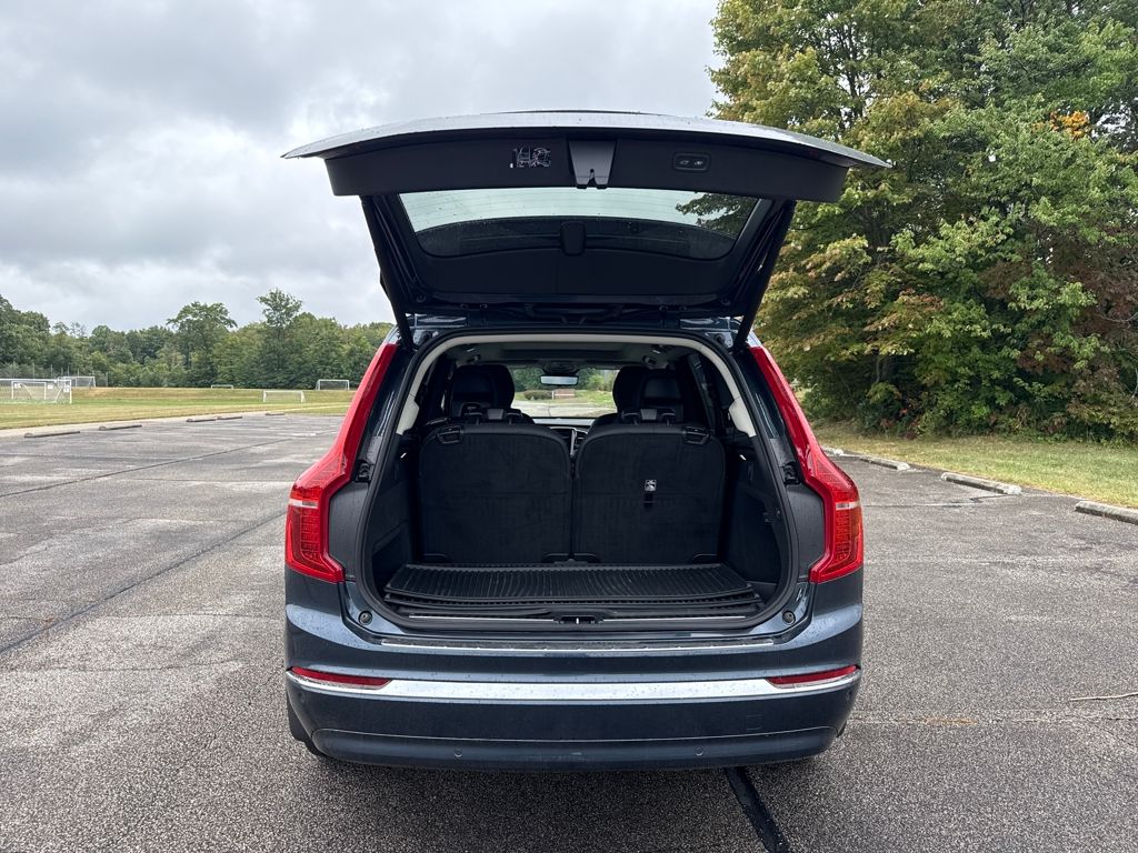 2025 Volvo XC90 Plus photo 8