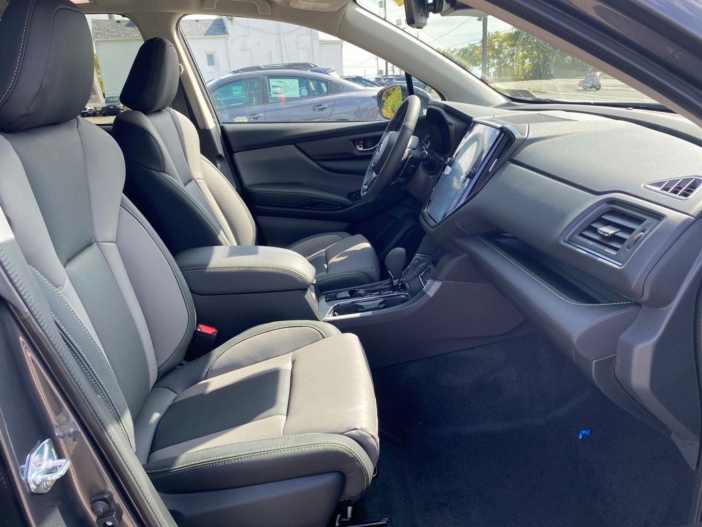 2025 Subaru Ascent Onyx Edition photo 3