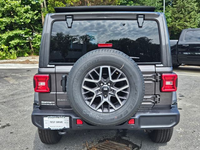 2025 Jeep Wrangler Sahara photo 6