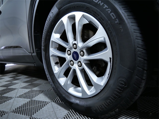 2022 Ford Escape SE photo 2