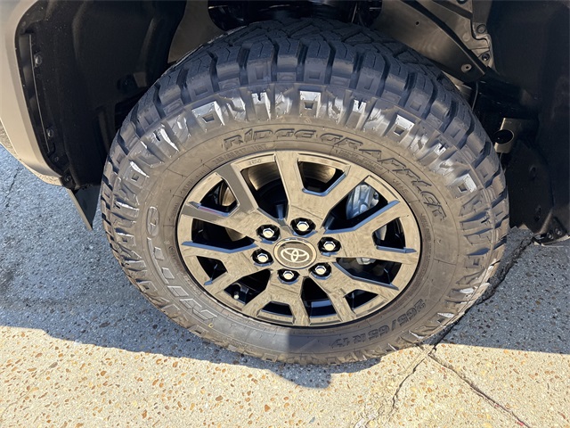 2025 Toyota 4Runner SR5 photo 7