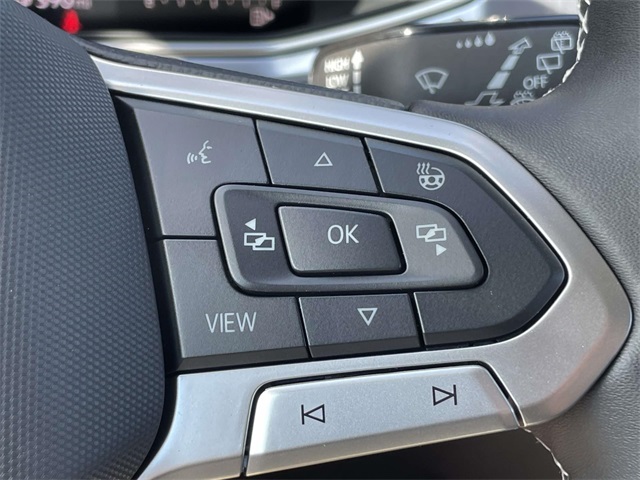 2025 Volkswagen Taos SE photo 23