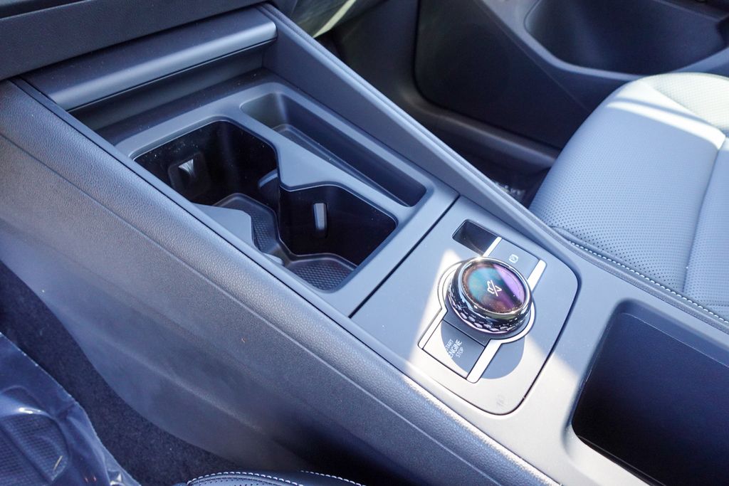 2025 Volkswagen Tiguan SE photo 14