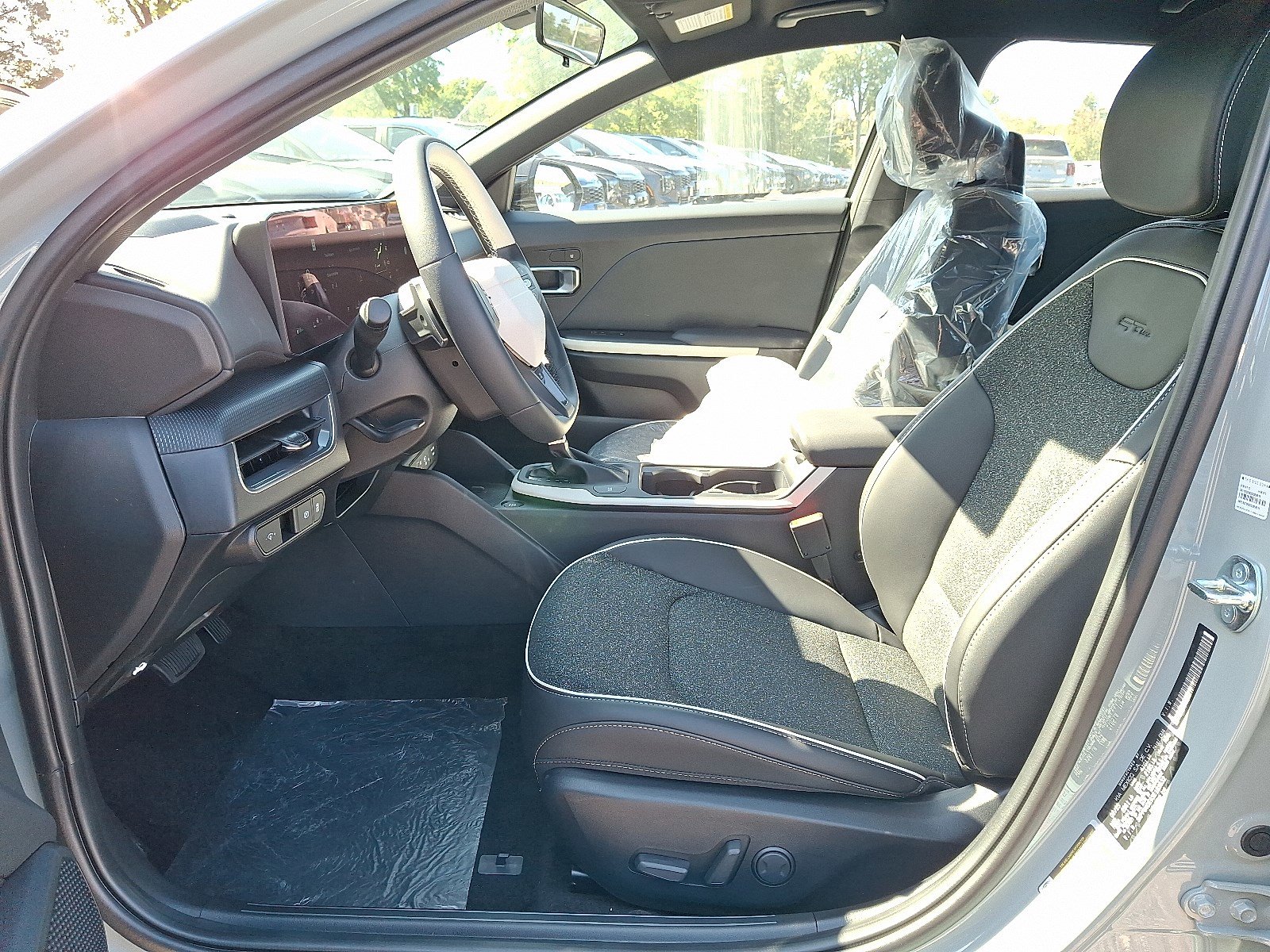 2025 Kia K4 GT-Line photo 8
