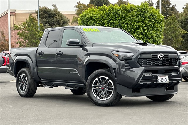 2024 Toyota Tacoma TRD Sport 4x4 Double Cab photo 2