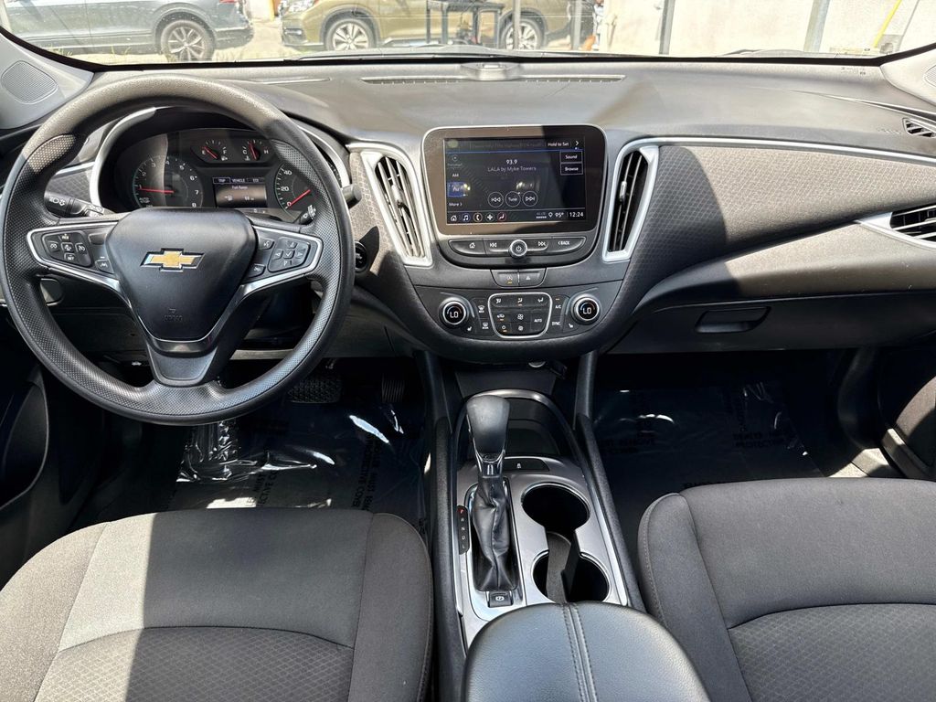 2023 Chevrolet Malibu 1LT photo 14