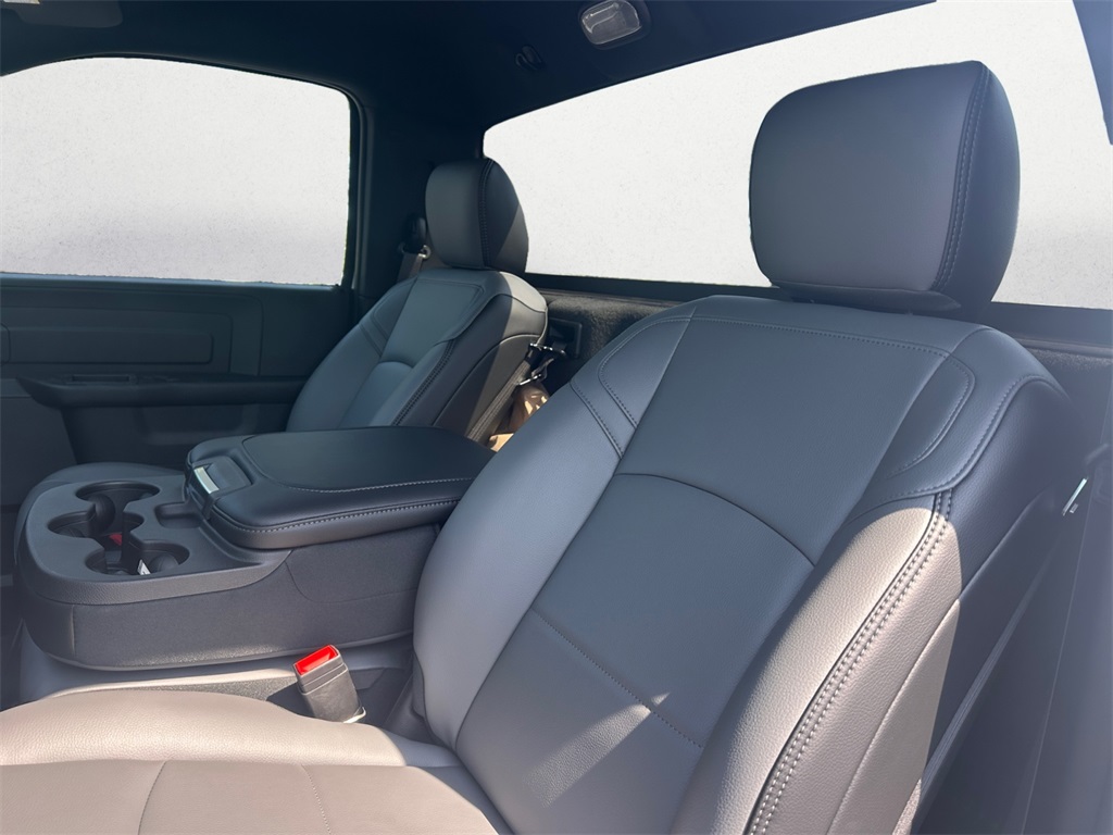 2025 Ram 5500 Tradesman photo 7