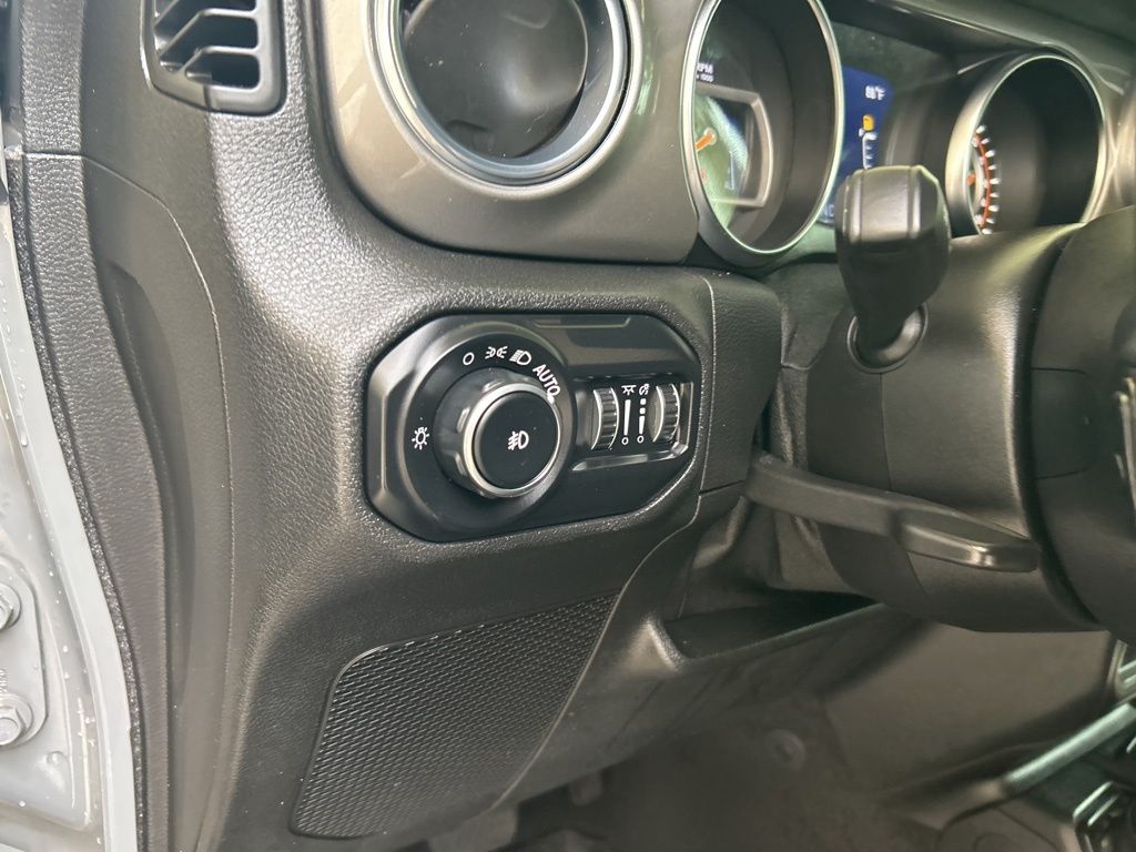 2021 Jeep Wrangler Unlimited Sahara photo 36