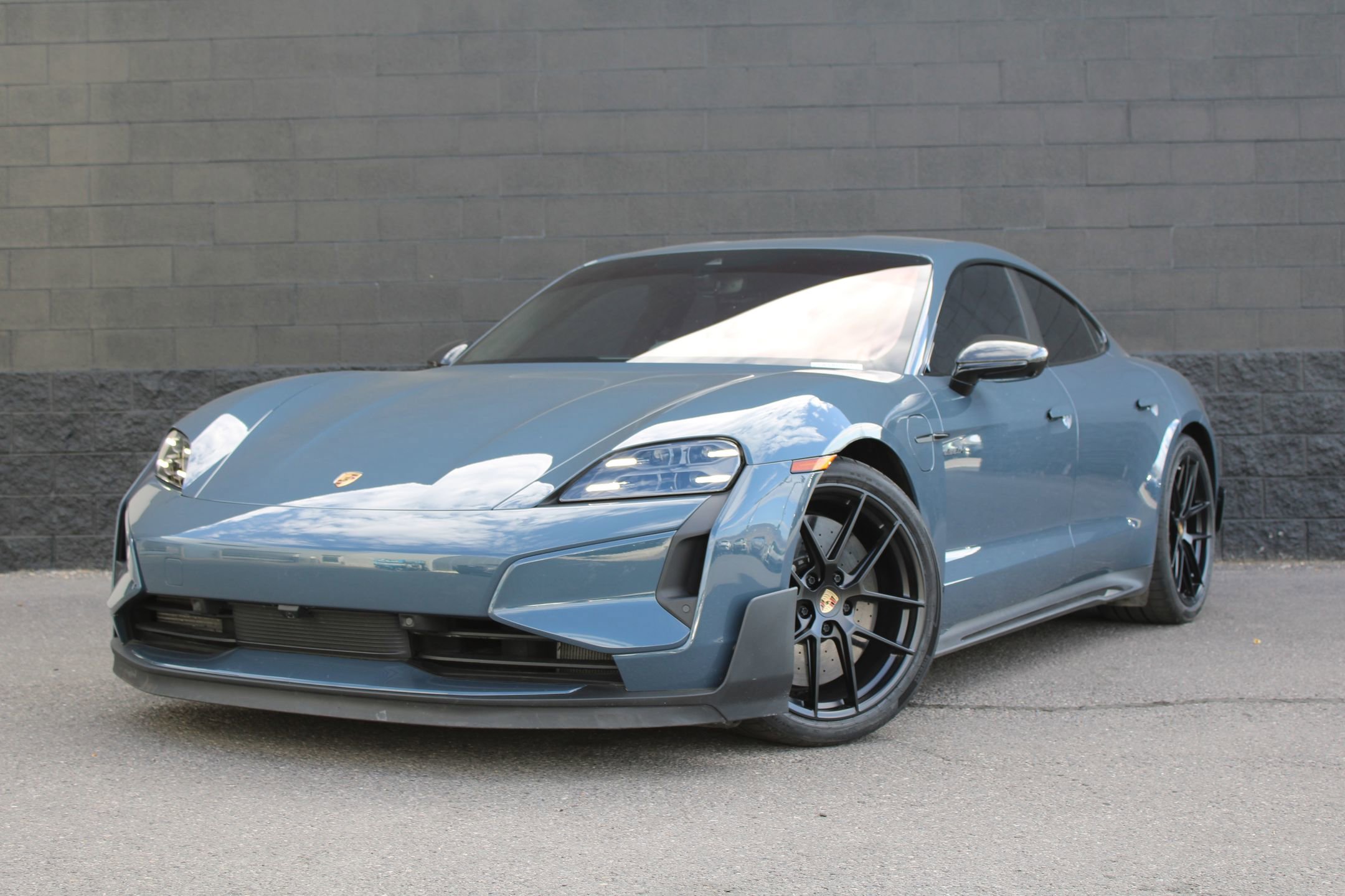 2025 Porsche Taycan Turbo GT's photo