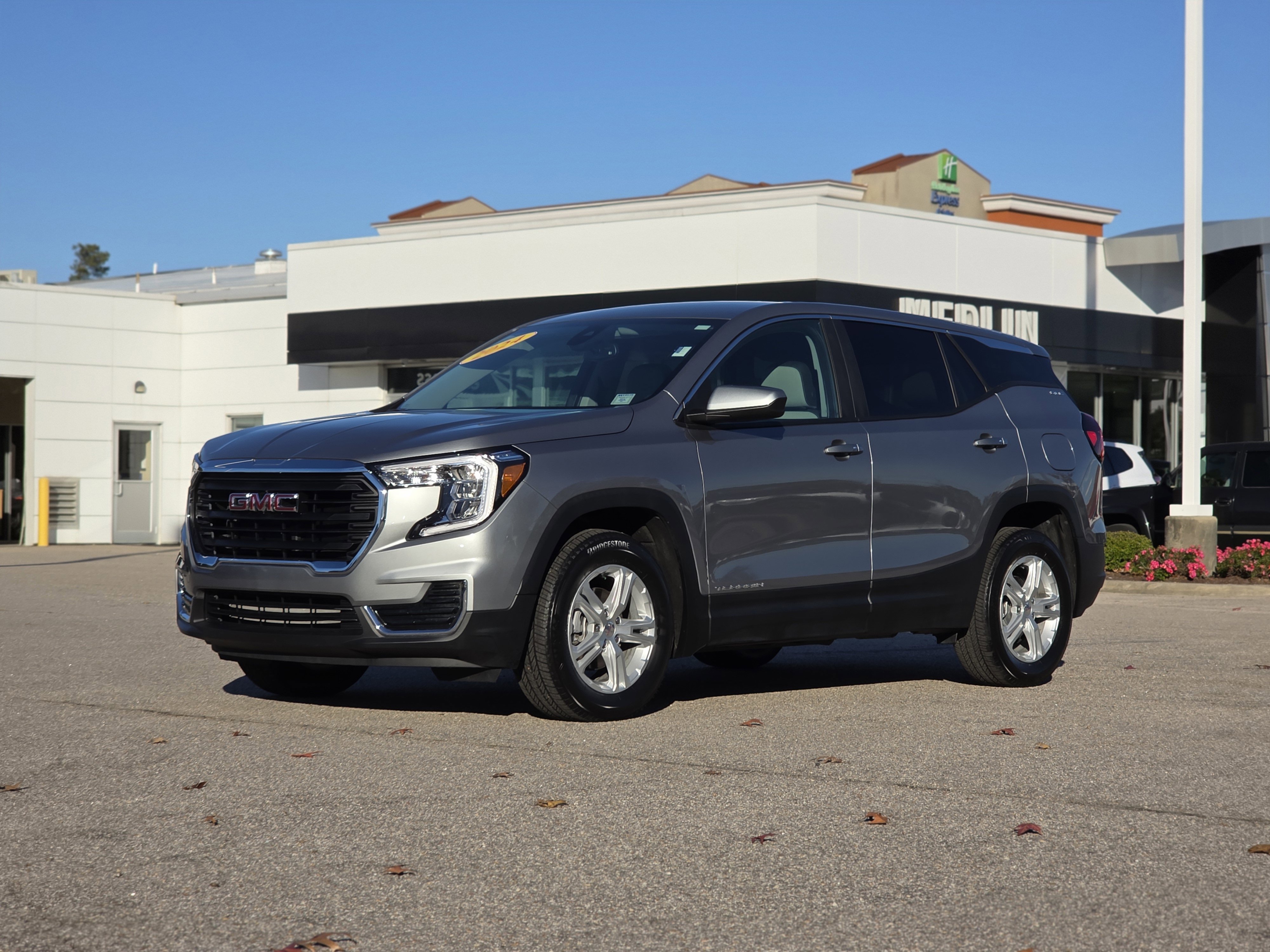 2024 Gmc Terrain SLE photo 3