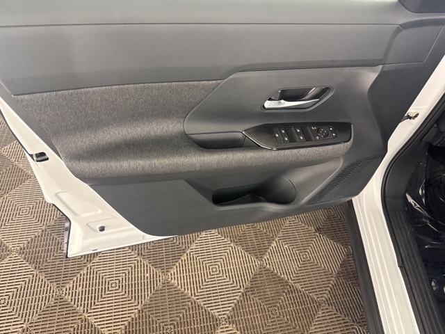 2026 Nissan Kicks SV photo 17
