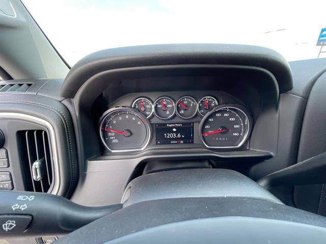 2022 Chevrolet Silverado RST photo 11