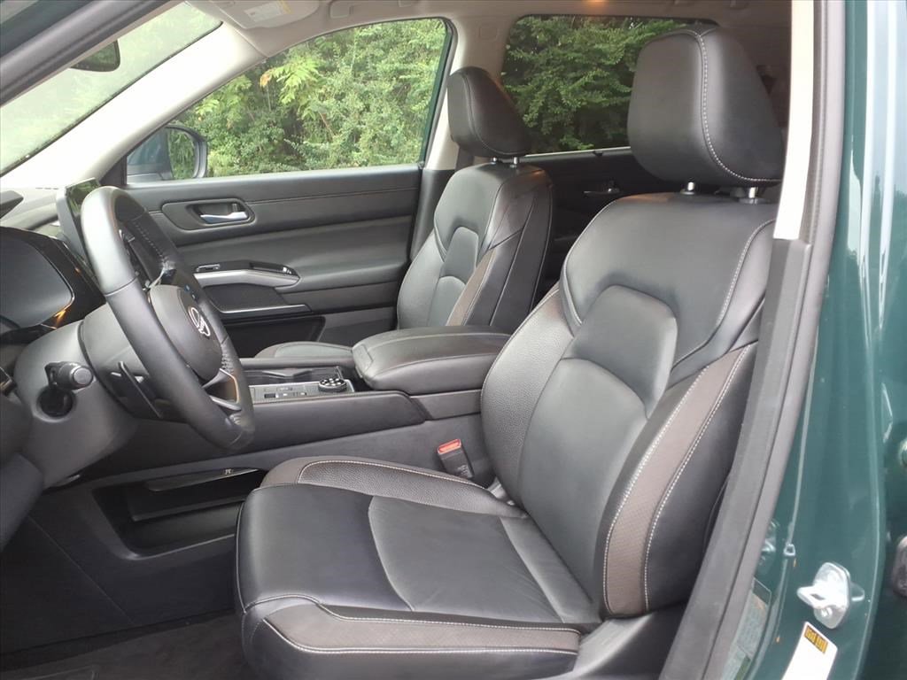 2022 Nissan Pathfinder SL photo 8