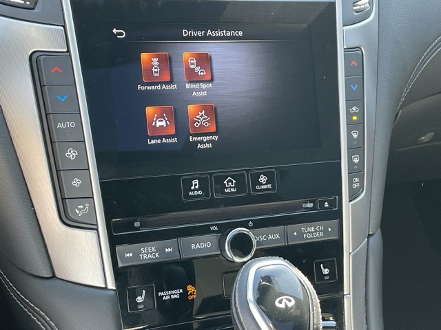 2022 Infiniti Q60 Luxe photo 11