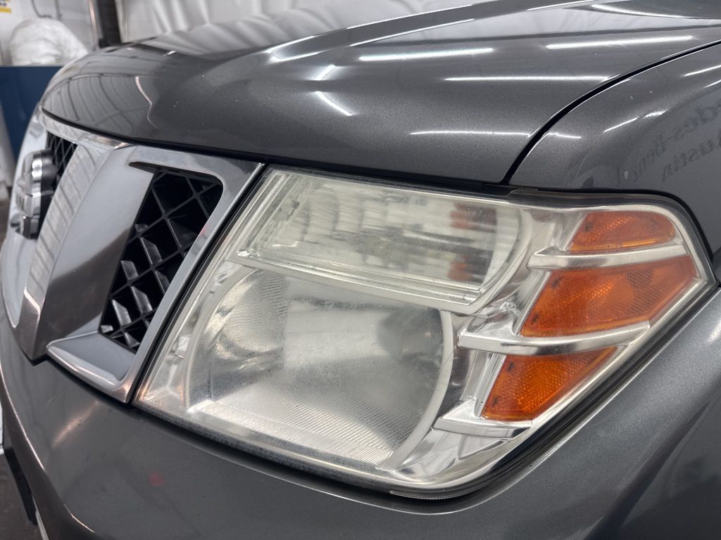 2008 Nissan Pathfinder LE photo 4