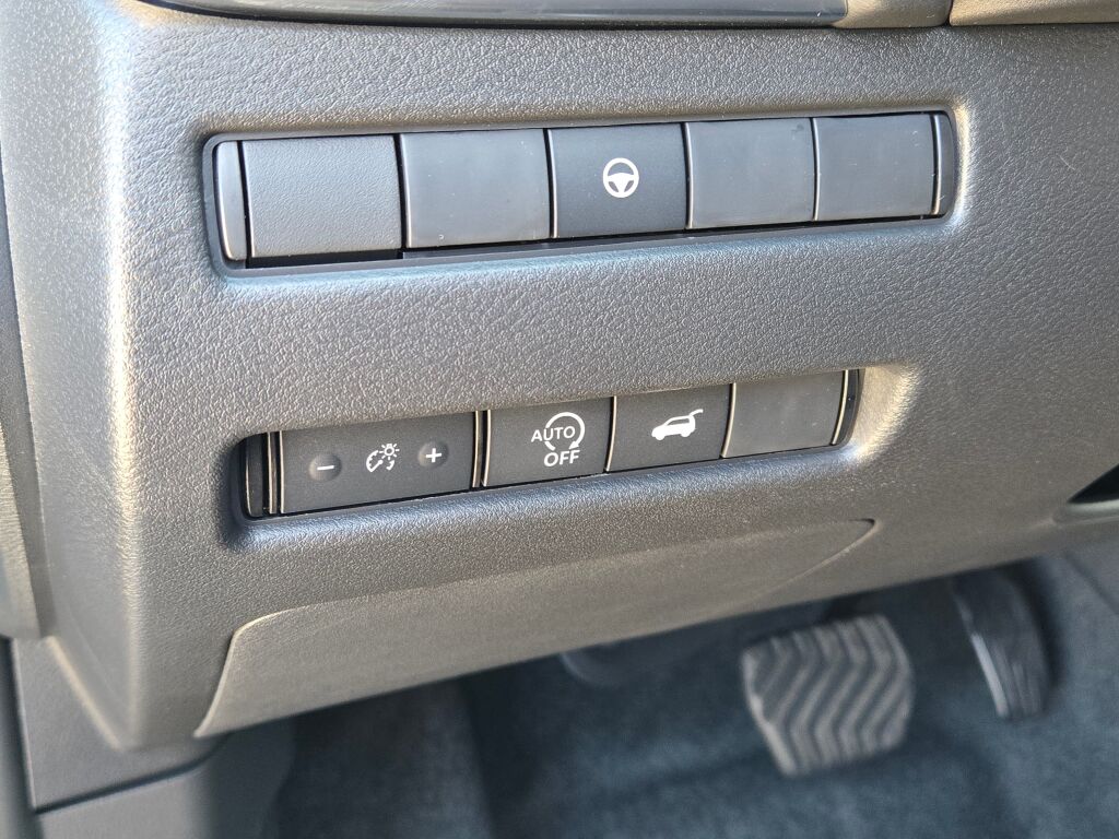 2026 Nissan Rogue SV photo 21