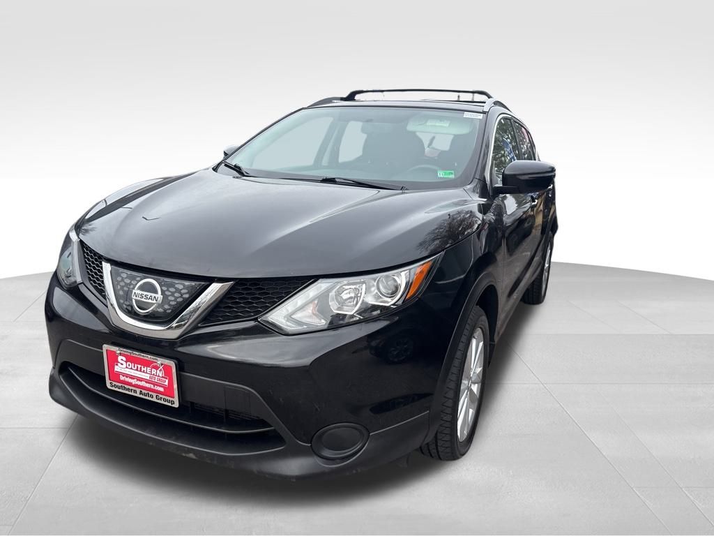 2018 Nissan Rogue Sport SV photo 2