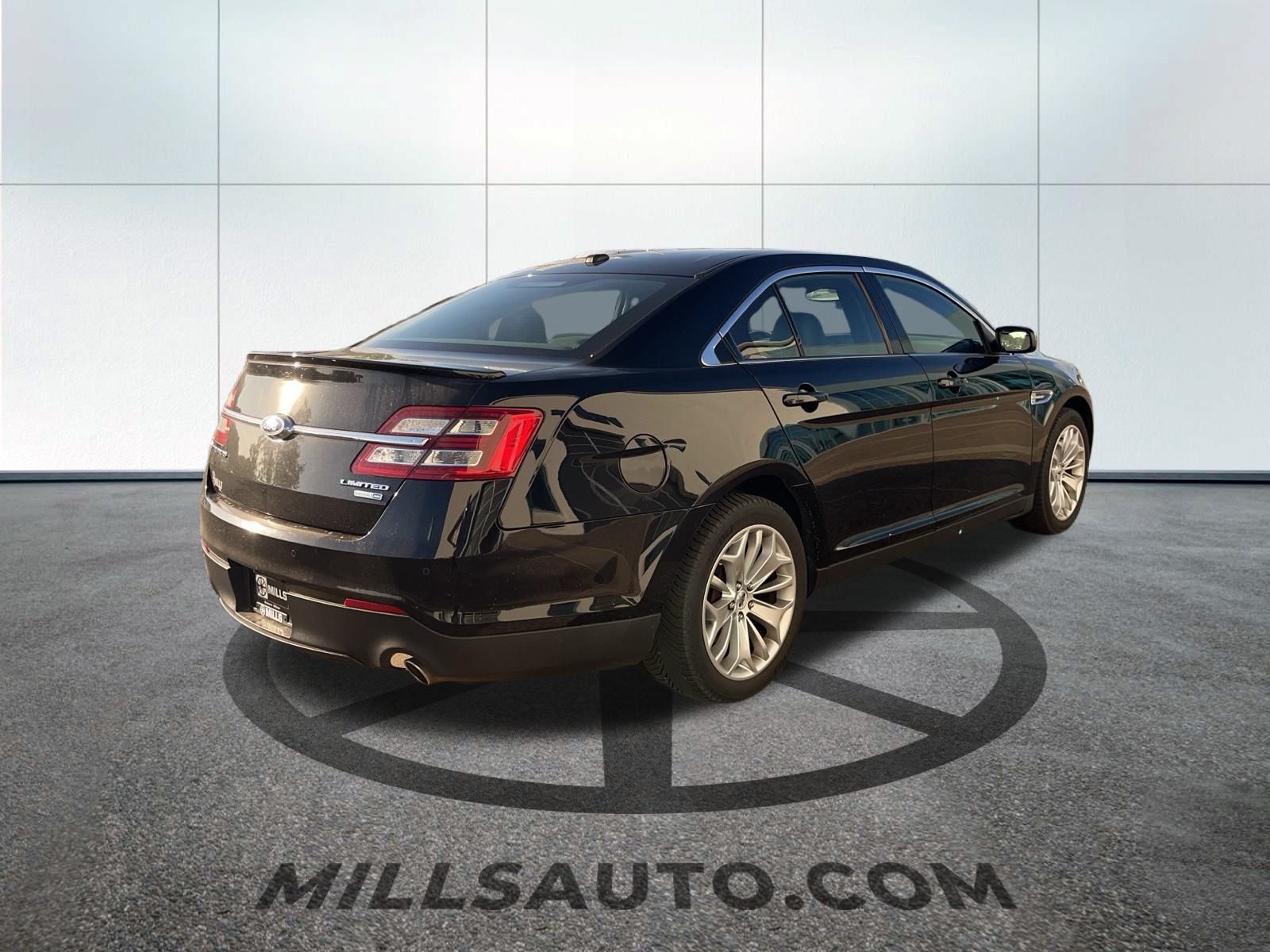 2018 Ford Taurus Limited photo 3