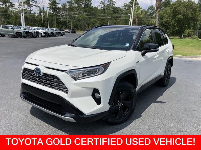 2020 Toyota RAV4 XSE's photo
