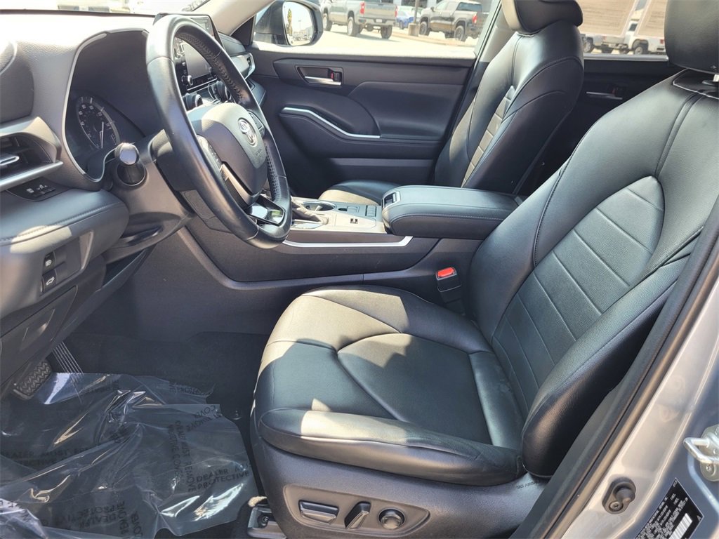 2020 Toyota Highlander XLE photo 14