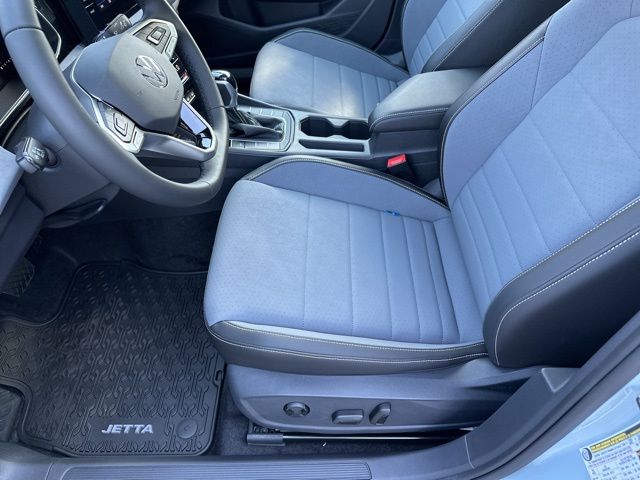 2025 Volkswagen Jetta SE photo 7