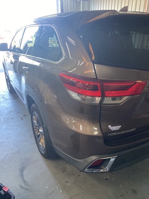 2018 Toyota Highlander Hybrid Limited photo 4