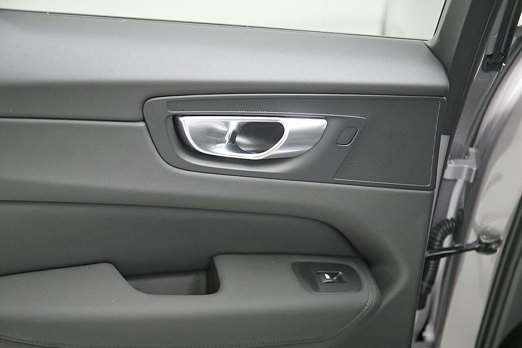 2026 VOLVO XC60 - Image 18