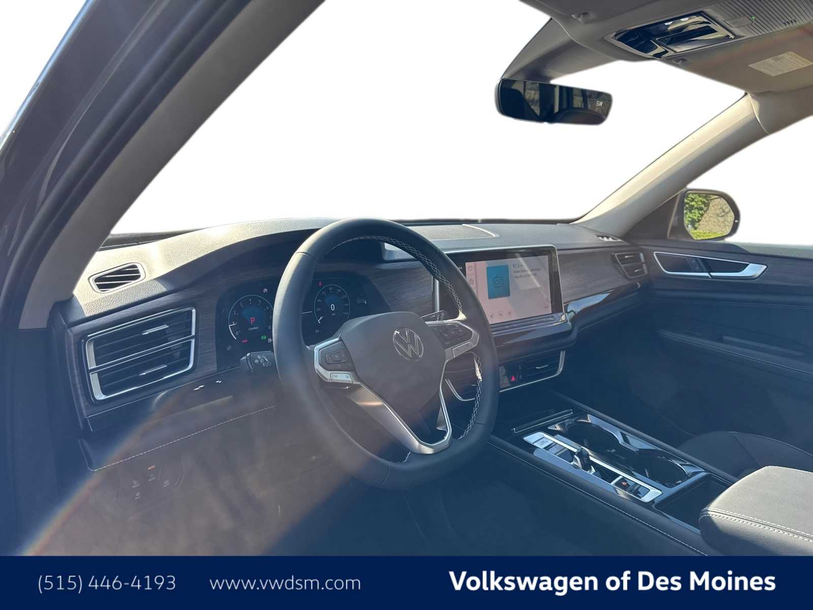 2026 Volkswagen Atlas SEL photo 2