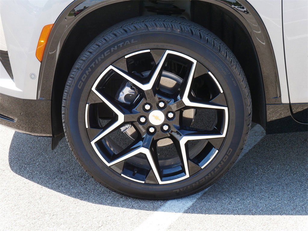 2025 Chevrolet Traverse High Country photo 3