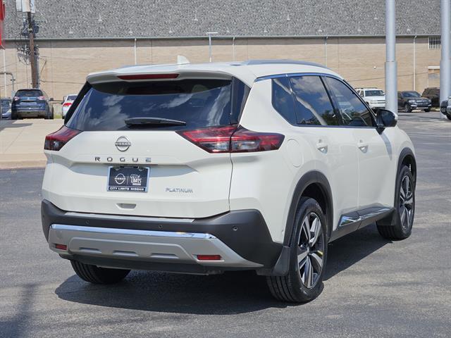 2023 Nissan Rogue Platinum photo 3
