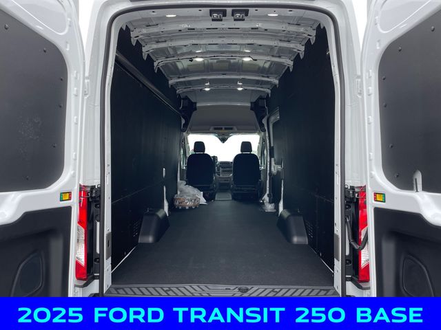 2025 Ford Transit photo 3