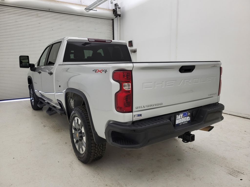 2022 Chevrolet Silverado 2500HD Custom photo 11