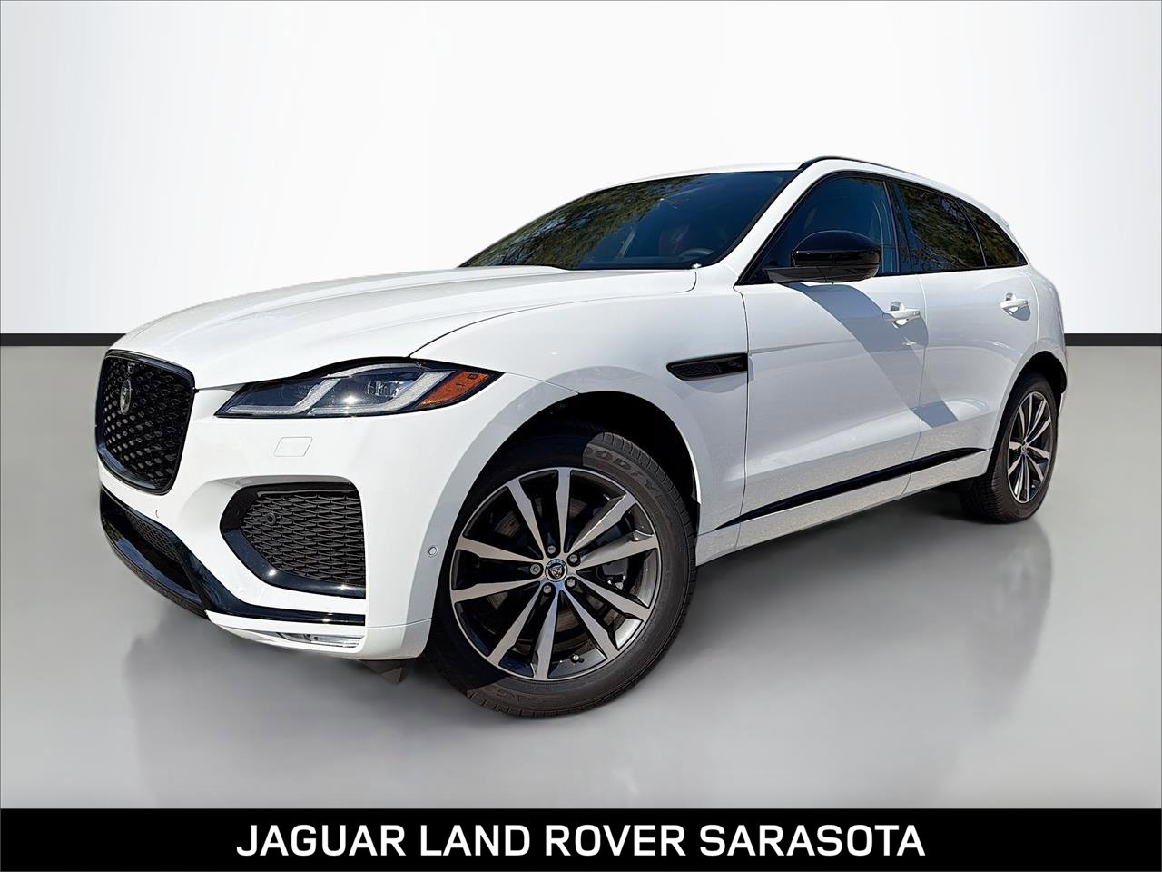 2026 Jaguar F-Pace R-Dynamic S's photo