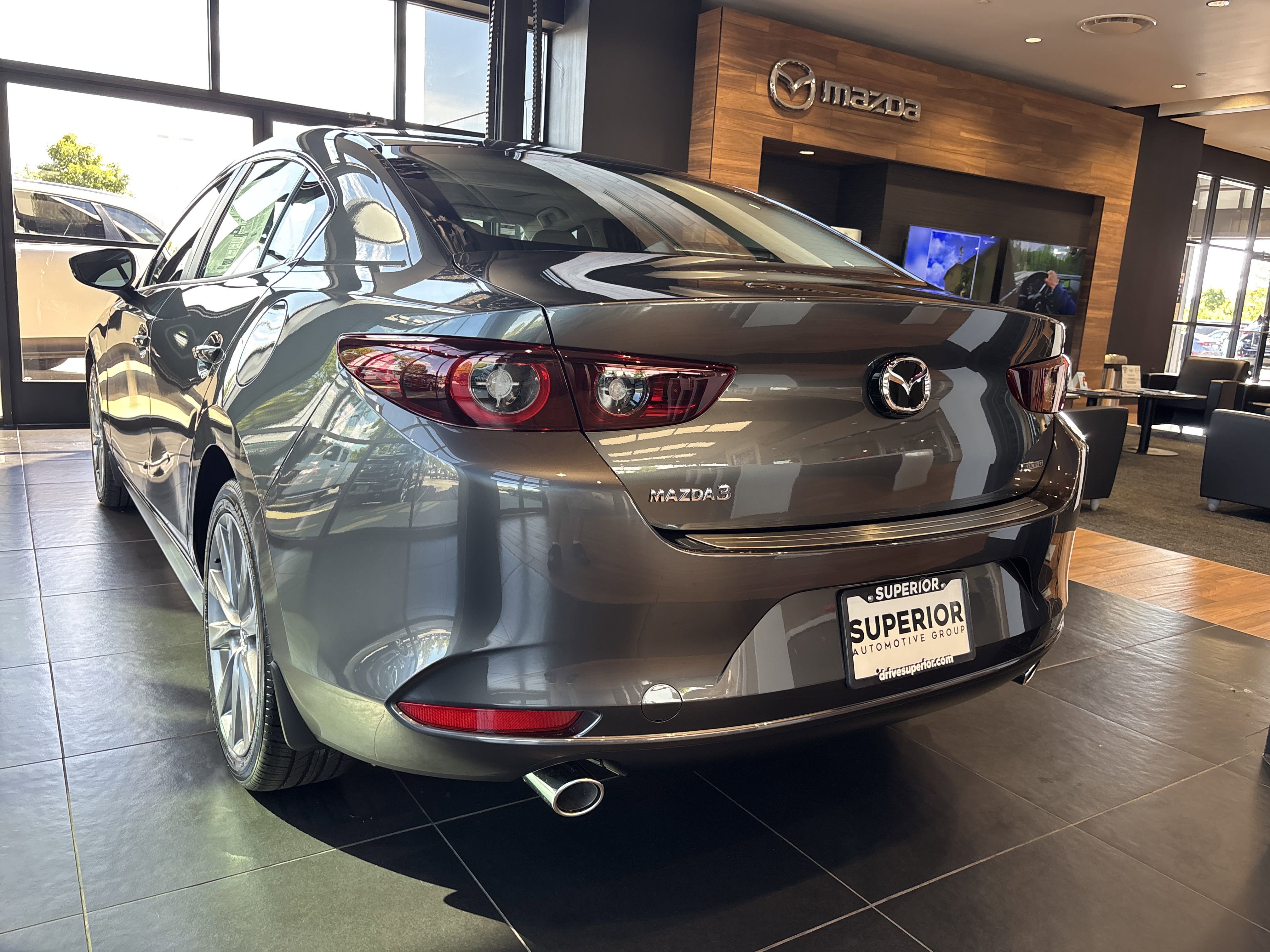 2025 Mazda Mazda3 2.5 s Preferred photo 4