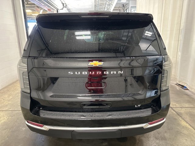 2025 Chevrolet Suburban LT photo 3