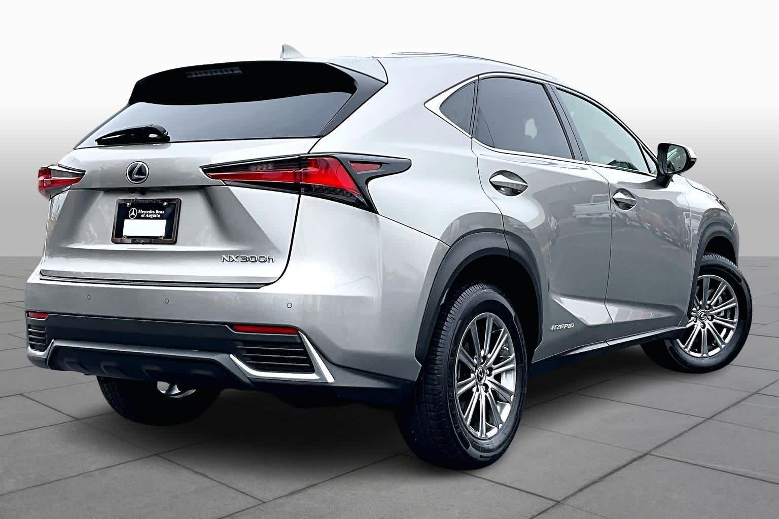 2020 Lexus NX Hybrid 300h - Photo 13
