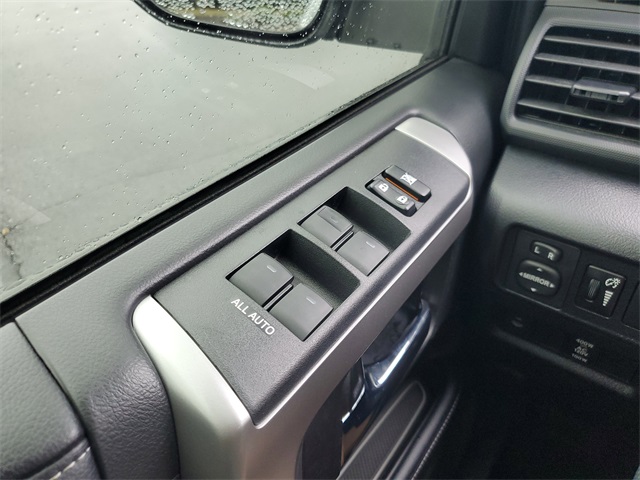 2019 Toyota 4Runner SR5 Premium photo 25